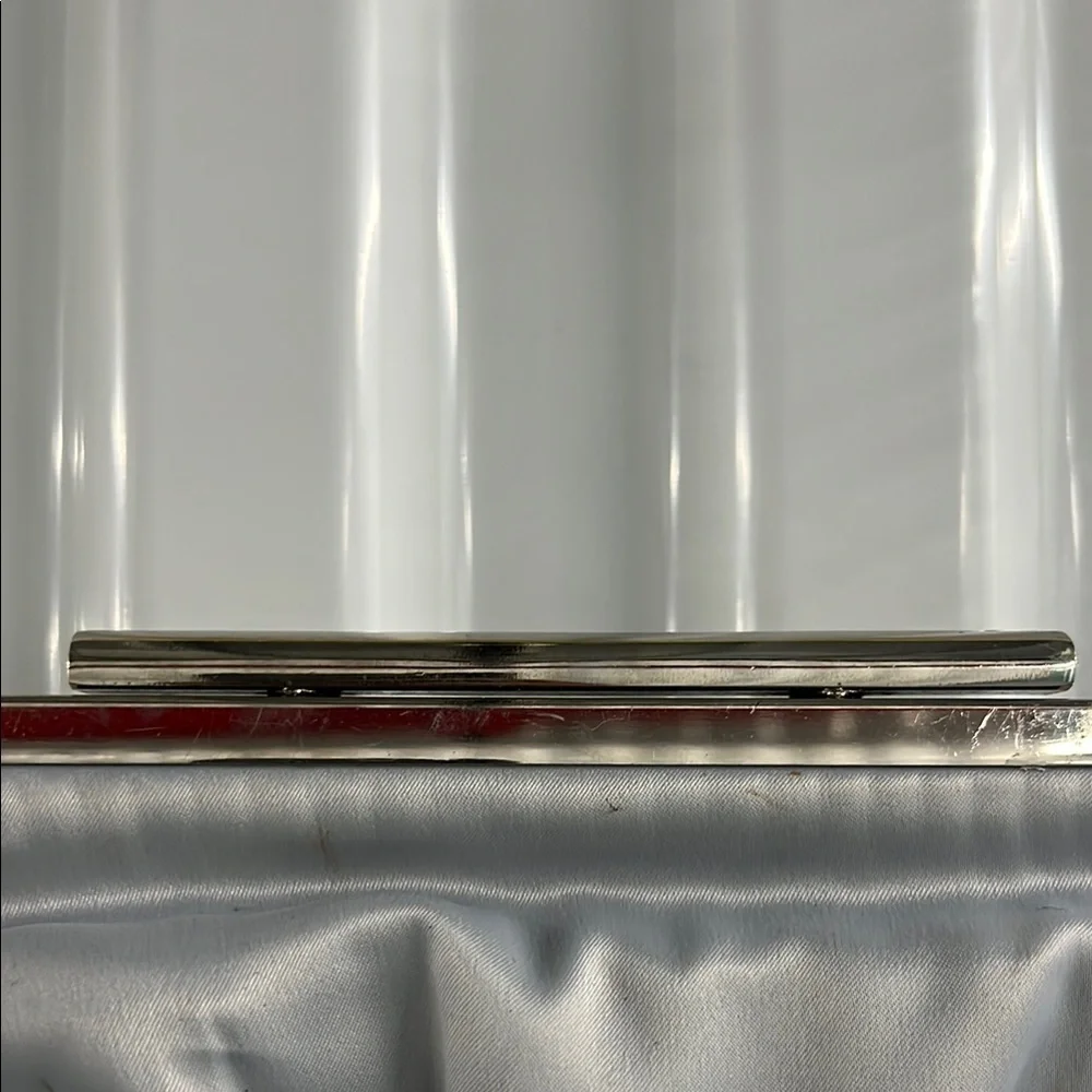 Chic Metallic Clutch with Chain Strap - Picture 5 of 9